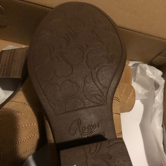 Roxy boot - Picture 3 of 5